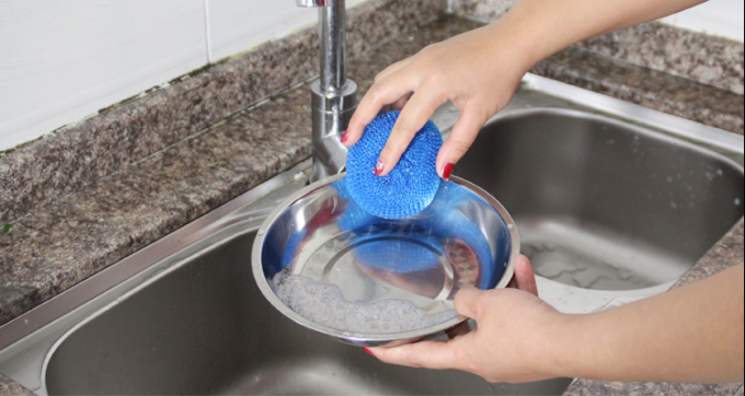 Brede OEM/ODM van de Toepassings Plastic Schurende Bal Efficiënt om de Vlekken weg schoon te maken
